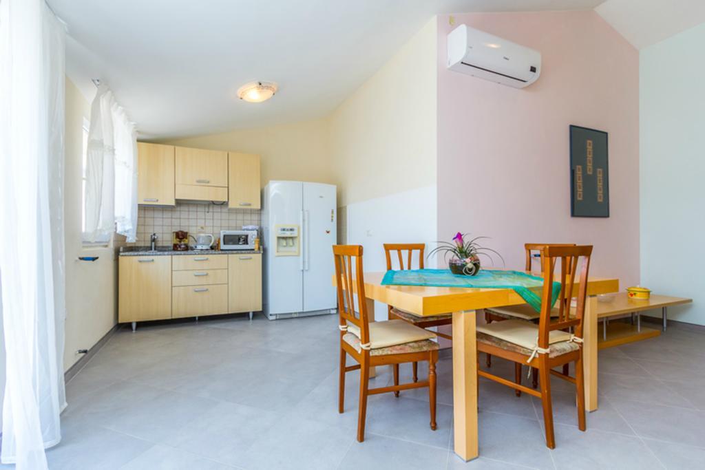 Apartment Mirjana Pula Pokoj fotografie